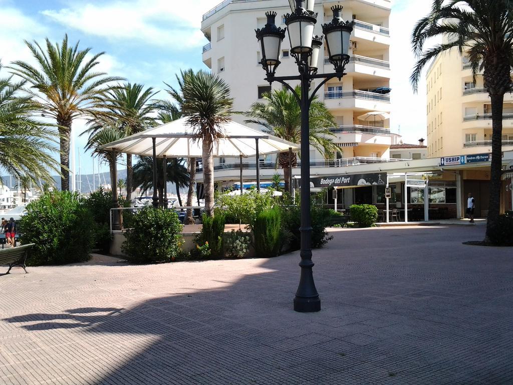 Club Nautic 3 Apartment Емпуриабрава Екстериор снимка
