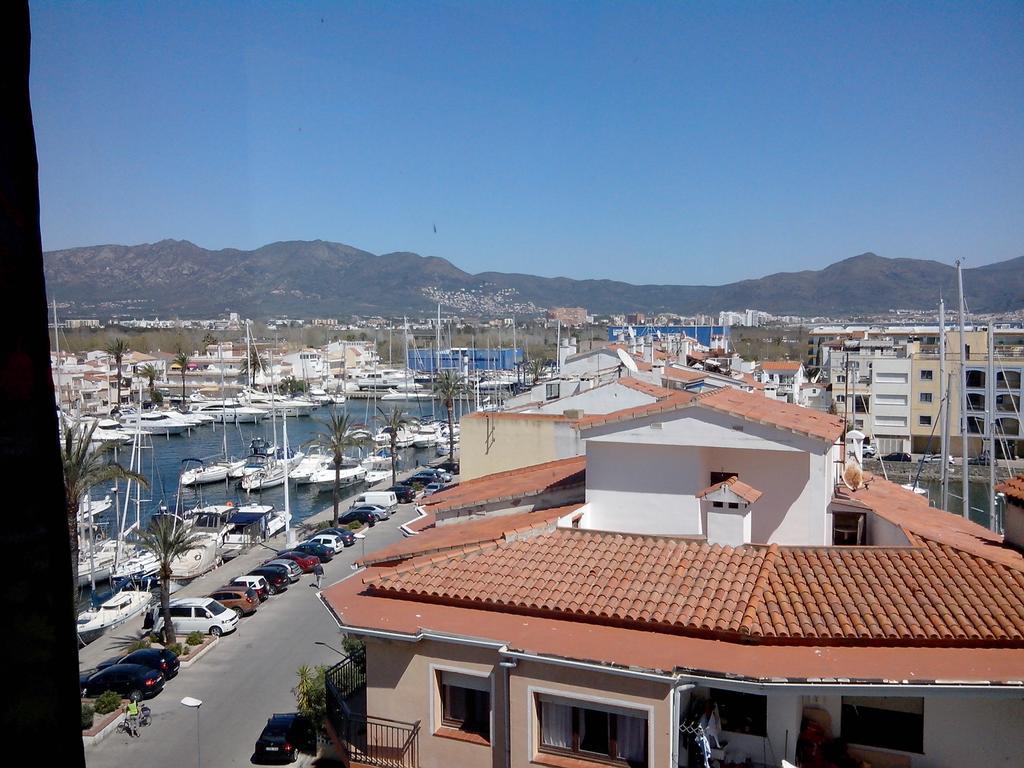 Club Nautic 3 Apartment Емпуриабрава Екстериор снимка